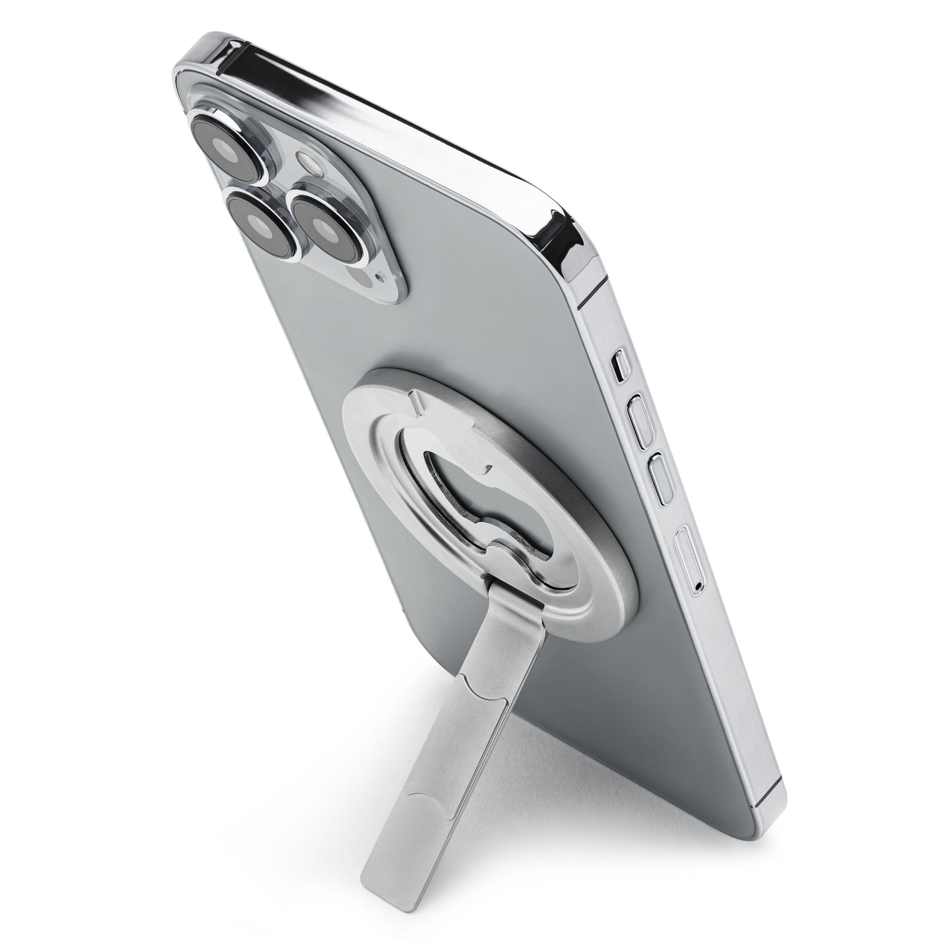 IPhone 12 sølv med magnetisk mobilholder og indbygget flaskeåbner bagpå, støtteben slået ud, sideknapper synlige.