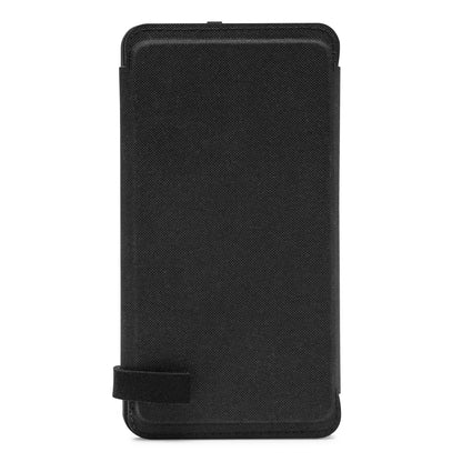 Sort rektangulært cover med frontklap og lille stofstrop, passer til powerbank med solcelle 20 W 8000 mAh.
