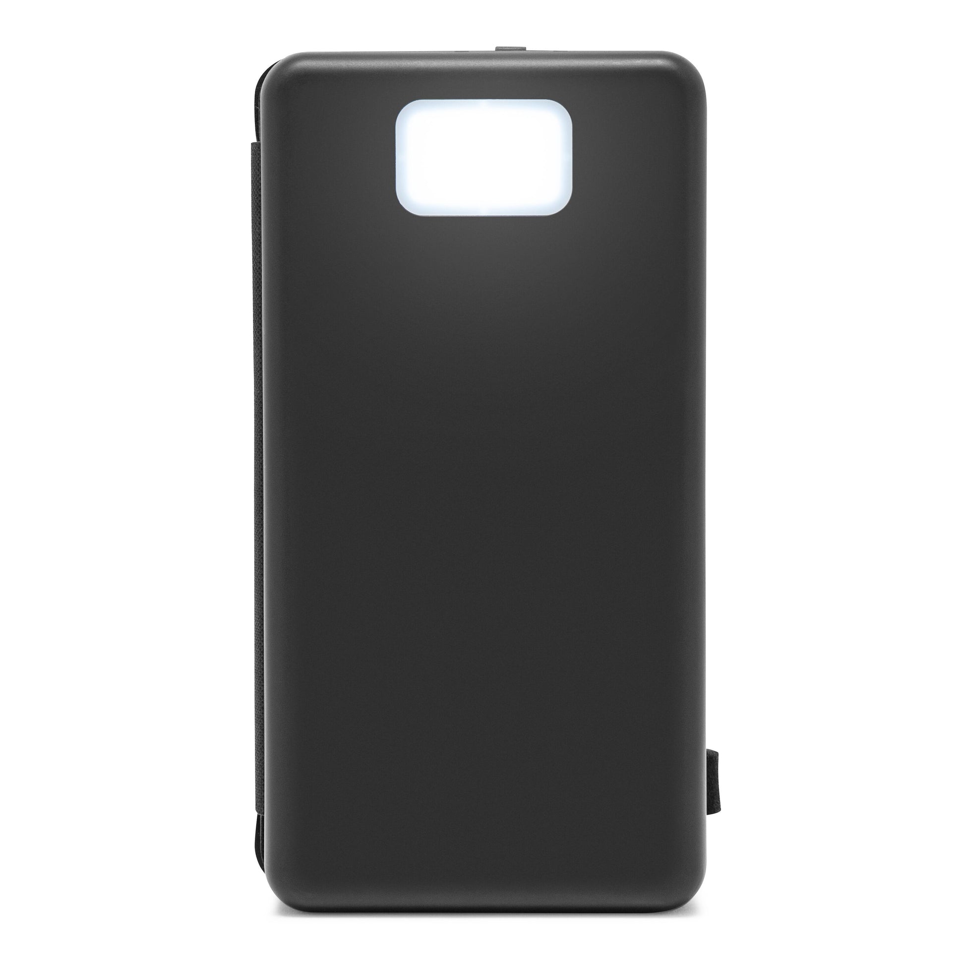 Powerbank 30W sort, 16000 mAh, solcelleopladning, hvidt display øverst centralt.