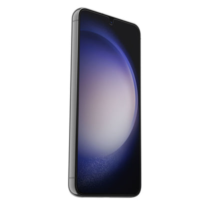 Alpha Flex skærmbeskytter til Samsung Galaxy S23 på Phantom Black model med punch-hole kamera og AMOLED-skærm.