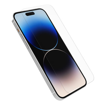 IPhone 14 Pro Max med blå gradueret skærm og Amplify Anti-Micro skærmbeskytter delvist påført.