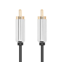 Luxorparts subwooferkabel 5 m, sort, med to RCA-hanstik i sølv og guld.