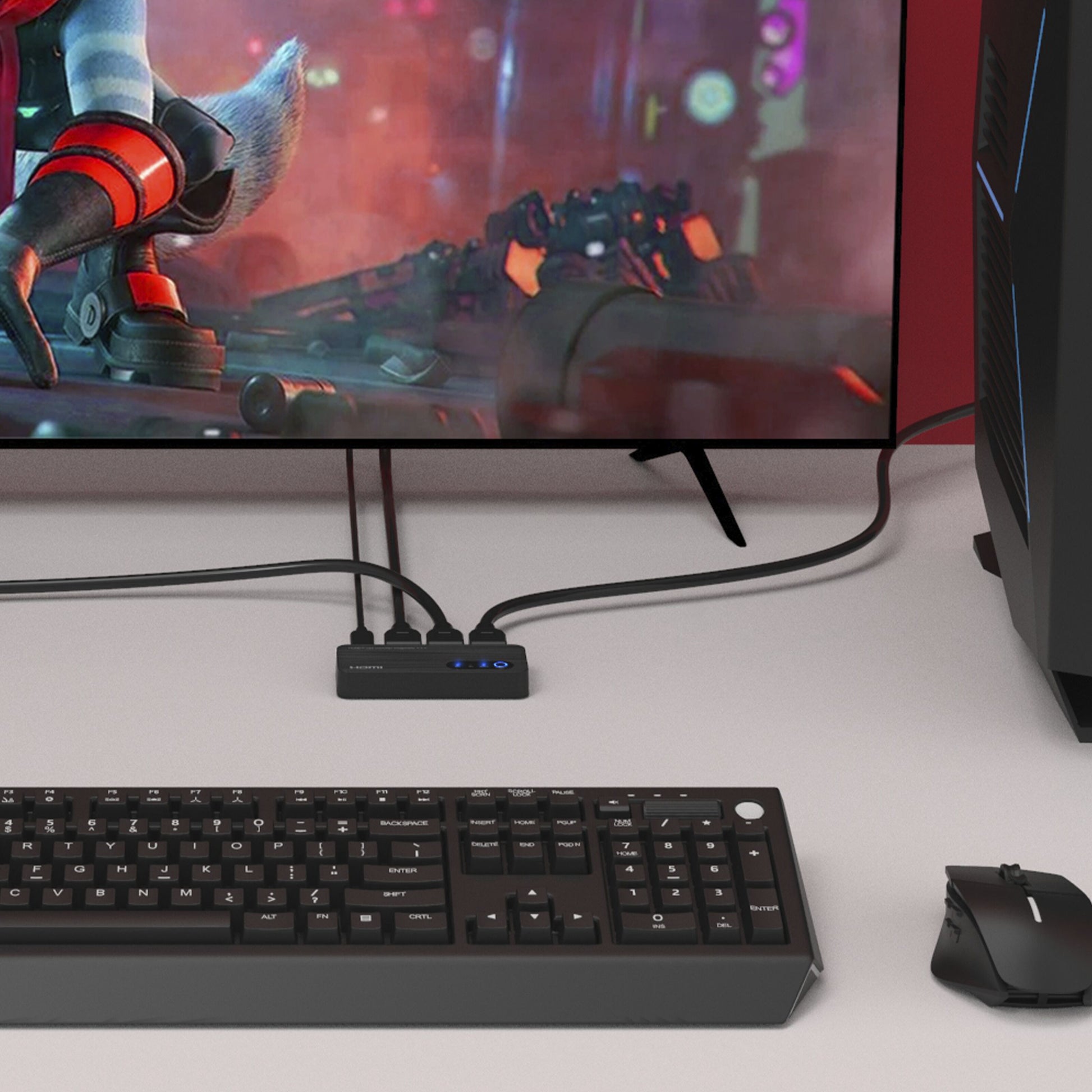 Luxorparts Automatisk HDMI-switch 8K 2-vejs på skrivebord med tastatur, mus, USB-hub og 8K desktop computer.