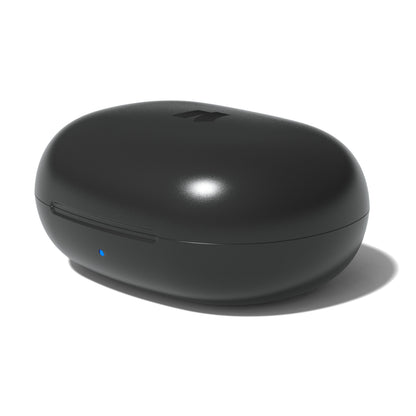 Nomadelic Solo 300 støjreducerende true wireless øretelefoner sort med oval sort etui, blå frontindikator og diskret logo.