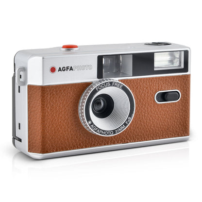 AgfaPhoto Analog kamera 35mm brun front sølvdetaljer FOCUS FREE 31MM 1:9 linse indbygget flash rød udløserknap.