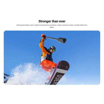 Snowboardere i orange-sort med Insta360 Invisible Selfie Stick, blå himmel og sne, teksten "Stronger than ever" over.