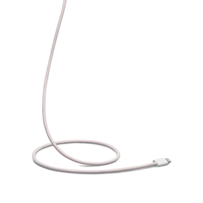 Pink flettet USB-C til Lightning kabel MFi 0,5 m delvist oprullet, synlig lille stik i den ene ende.
