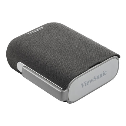ViewSonic bærbar projektor M1XG kompakt rektangulær, mørkegrå stof, sølvkant, hvid front med logo, indbygget Harman Kardon-højttalere.