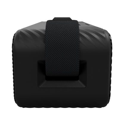 Klipsch Detroit Bluetooth-højttaler, tekstureret overflade, sort rem på top, greb foran, vandafvisende, 20+ timers batteri.