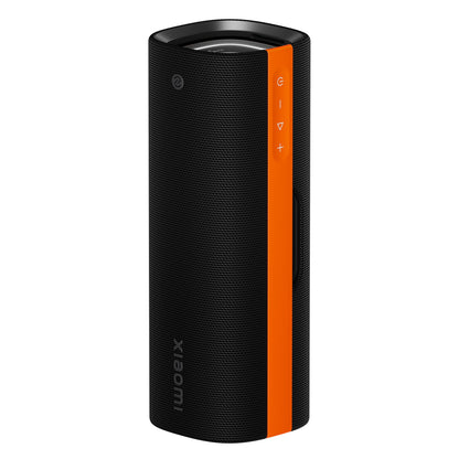 Xiaomi Sound Party sort cylinderformet 50W bærbar Bluetooth-højttaler med tekstureret overflade, orange knapper, logo og IP67.