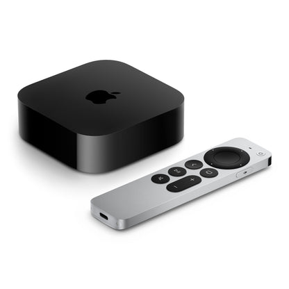 Apple TV 4K (3. gen) 64 GB med sølvfarvet fjernbetjening.
