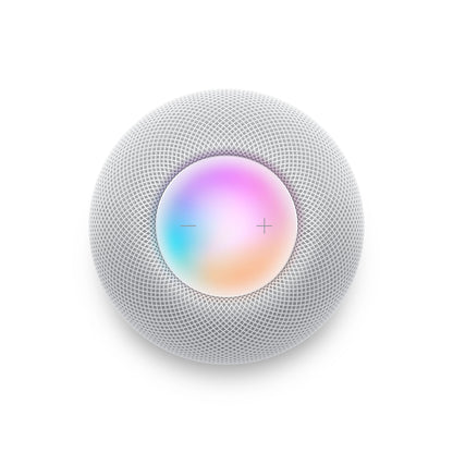 Apple HomePod mini hvid smart højttaler med Siri stemmestyring og lysende flerfarvet touchpad med volumenknapper, topvinkel.