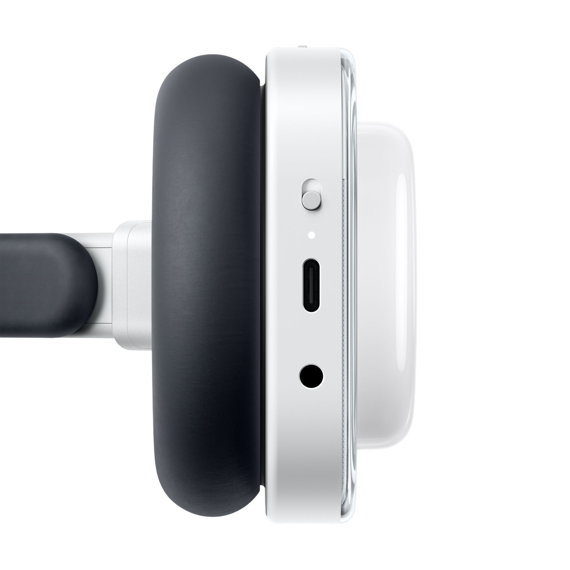 Nothing Headphone (a) trådløse over-ear høretelefoner hvid, ørepude, USB-C port, lydindgang, knap, sølvdetaljer sideview.