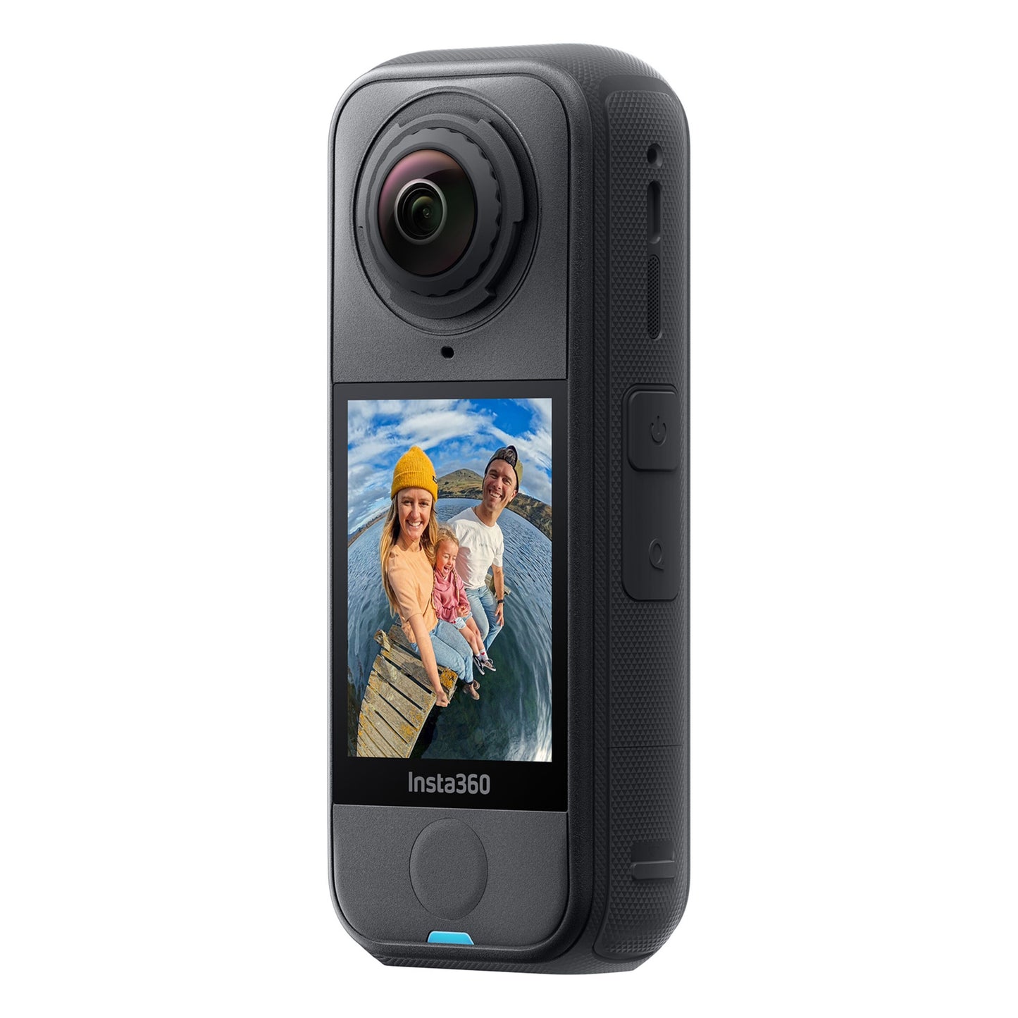 Insta360 X4 Air 8K 360-kamera sort, rund linse og skærm, FlowState stabilisering, selfie-brug ved vand og blå himmel.