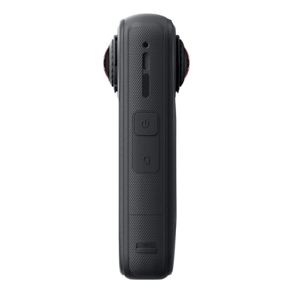 Insta360 X4 Air 8K 360-kamera startpakke, side, tekstureret greb, FlowState-stabilisering, dobbelte linser, tre knapper.