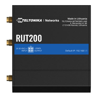 Teltonika RUT200 4G-router med modem, front med tre porte, label med modelinfo, I/O-specs og standard IP-adresse.