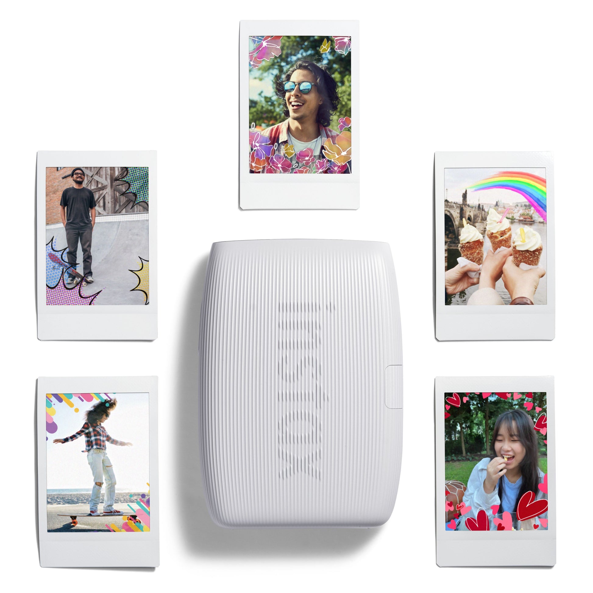 Fujifilm Instax mini Link 3 bærbar fotoprinter omgivet af fem instantbilleder med motiver og farverige klistremærker.