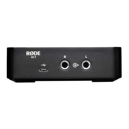 Røde NT1 + AI1 Studio Bundle, sort, front, USB-C port og to 1/4" indgange mærket R og L.