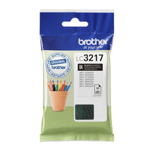 Brother LC3217BK sort blækpatron med emballage med farvede blyanter på blå baggrund og info om kompatible printermodeller.
