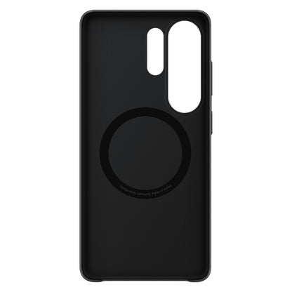 Samsung Slim Magnet etui Galaxy S26 Ultra sort, stort cirkulært mønster, tekst "Designed by Samsung. Made in Korea", 2 udskæringer.