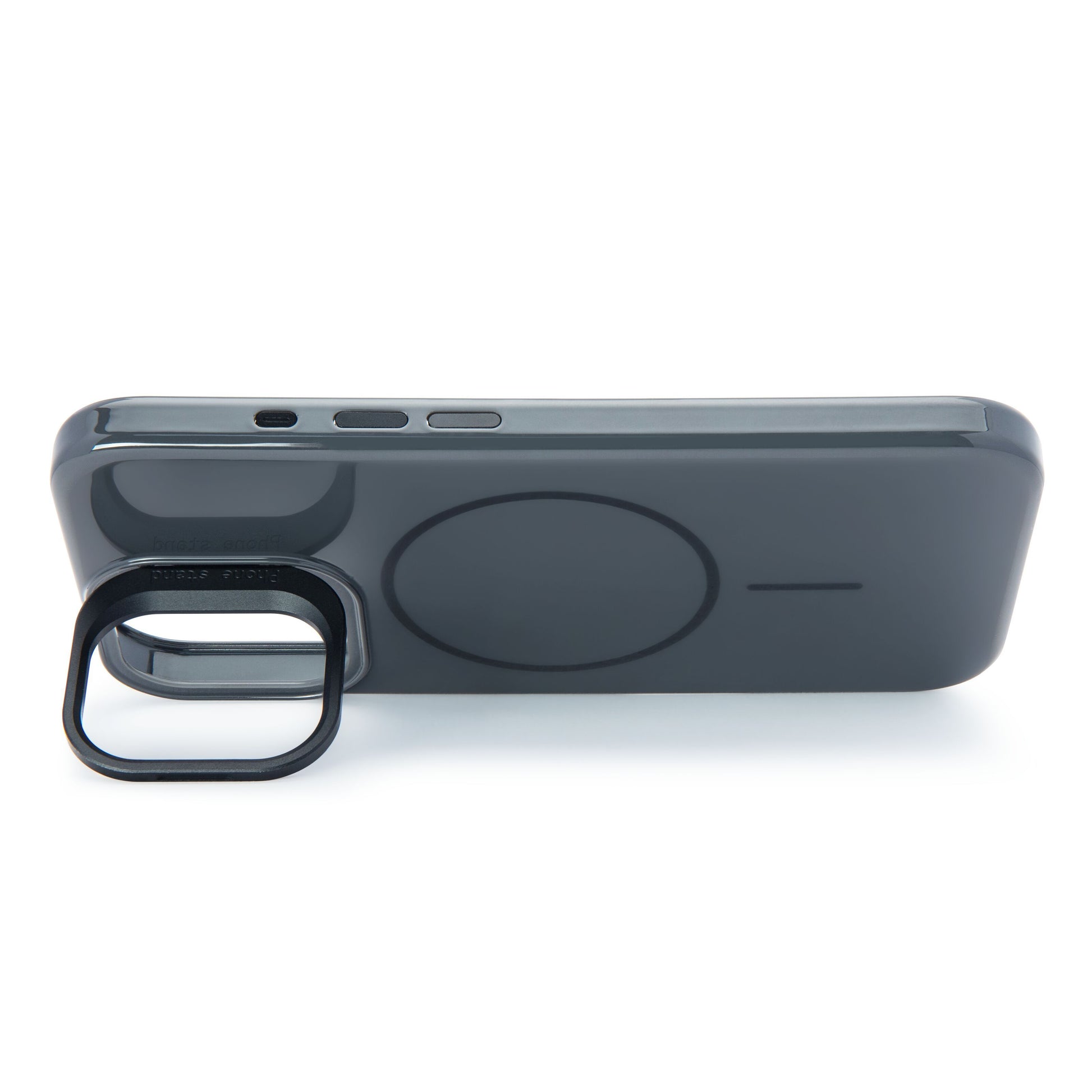 Flip Stand mobilcover til iPhone 17 sort med hævet rektangulær kameralinsebeskytter og MagSafe-kompatibel opladningsring.