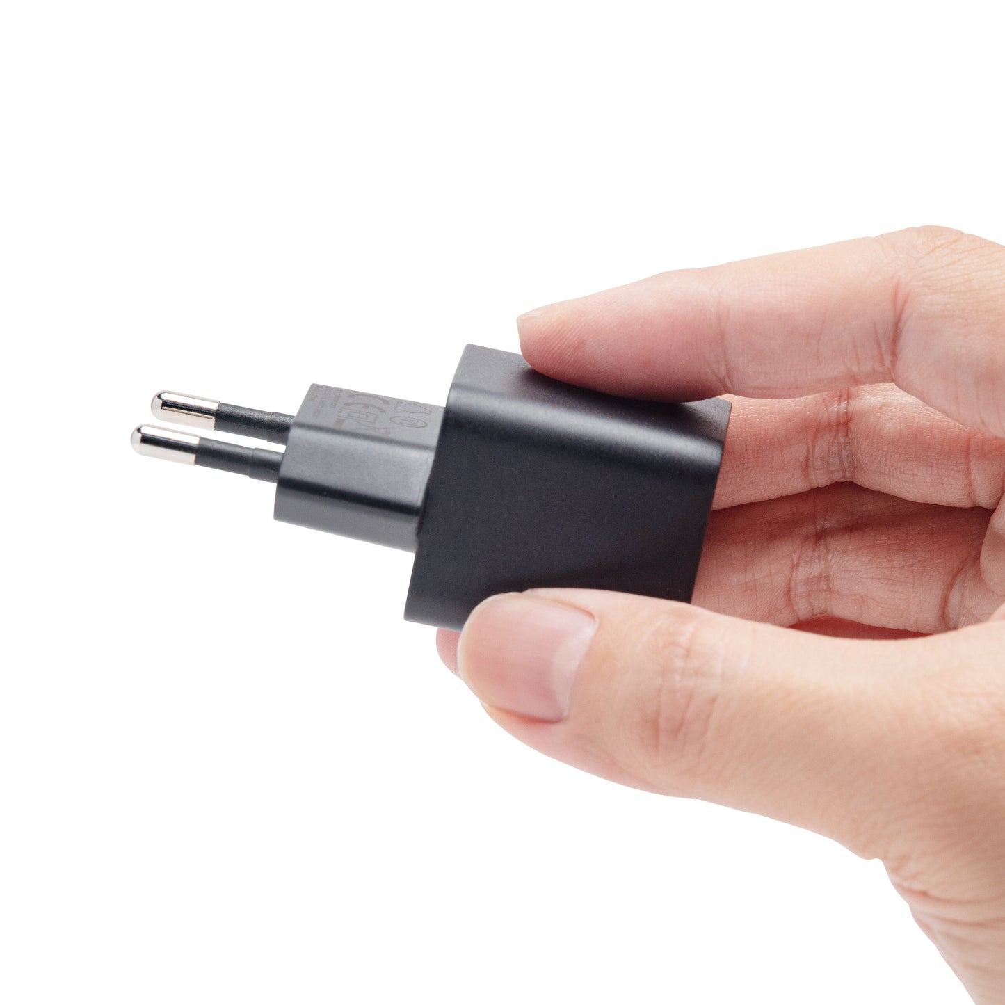 Sort Linocell GaN hurtiglader 35W PD med 2 USB-C porte og europæisk stik, holdt i hånd.