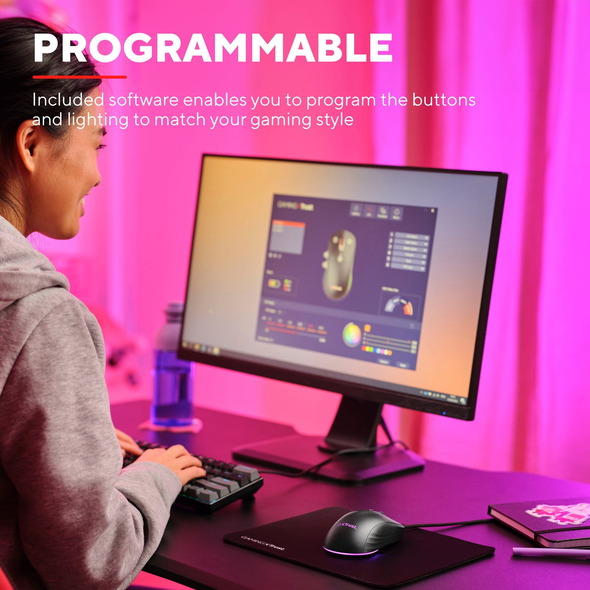 Trust GXT 925 Redex II gamingmus sort, monitor viser software til programmerbare knapper og RGB-lys, tekst: PROGRAMMERBAR.