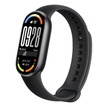 Xiaomi Smart Band 10 aktivitetsarmbånd sort med farvedisplay, viser tid, vejr, skridt, dato og batteri, perforeret silikonerem.