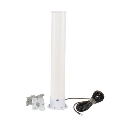 Rettet 4G antenne 18 dBi hvid cylindrisk med montagebeslag og lang sort koaksialkabel med SMA-hanstik.