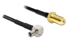 TS-9 til SMA hun koaksial adapter, vinklet TS-9 han og lige guldbelagt SMA hun, begge med sorte kabler.