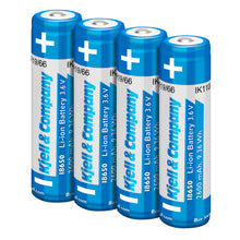 4 stk. Li-ion 18650 batterier 3,6 V 2600 mAh genopladelige grønne med hvid top oprejst på række.