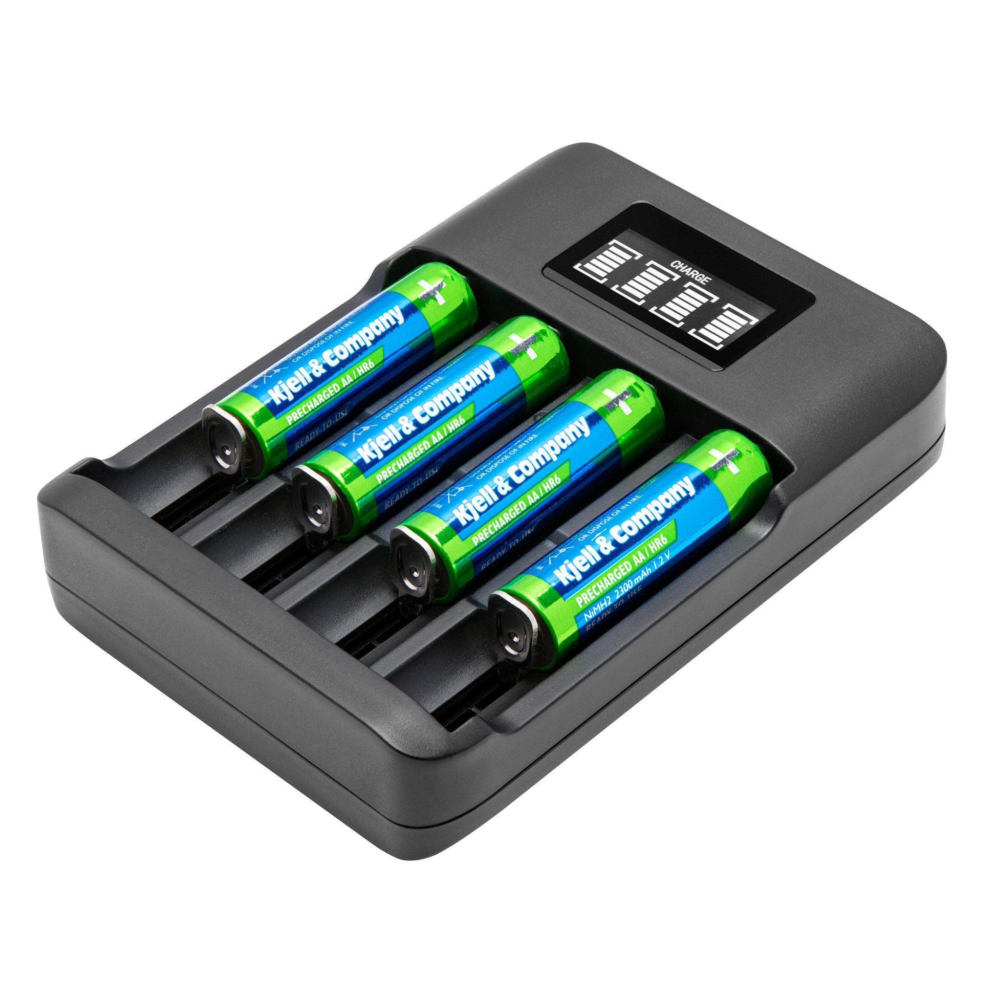 Sort Universal Multi Charger 4 Multilader med fire grønne og blå AA-genopladelige batterier, digitalt display for batteriniveau.
