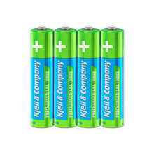 4 genopladelige AAA-batterier HR03 950 mAh i række med synlige positive terminaler og hvide plus-tegn.