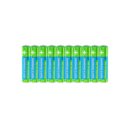 10 stk. grønne Kjell genopladelige AAA-batterier HR03 950 mAh med blåt og hvidt Kjell-logo, står oprejst.