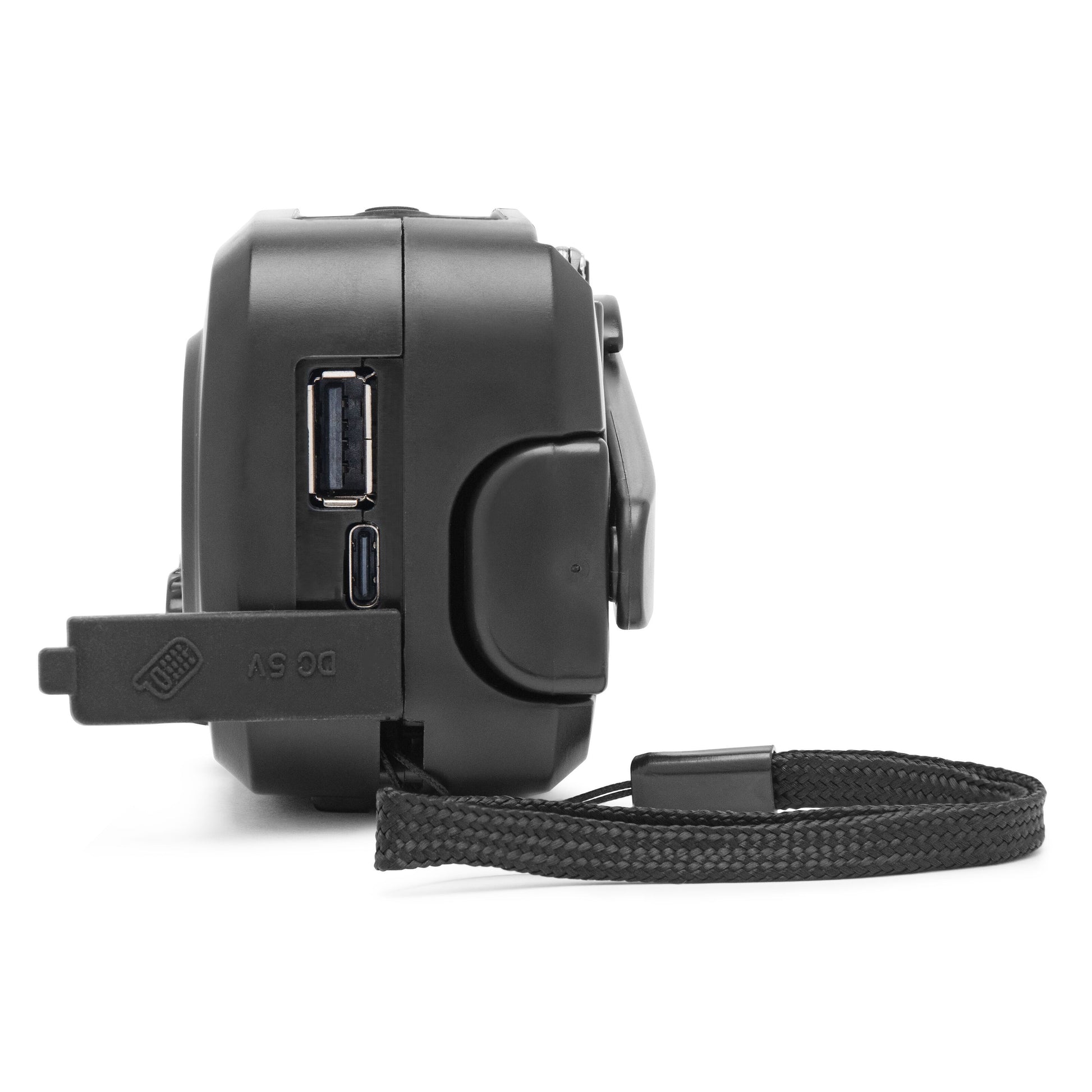 Luxorparts Nødradio sort, side, USB/micro-USB porte, håndledsrem, åbent DC 5V dæksel, mat overflade.