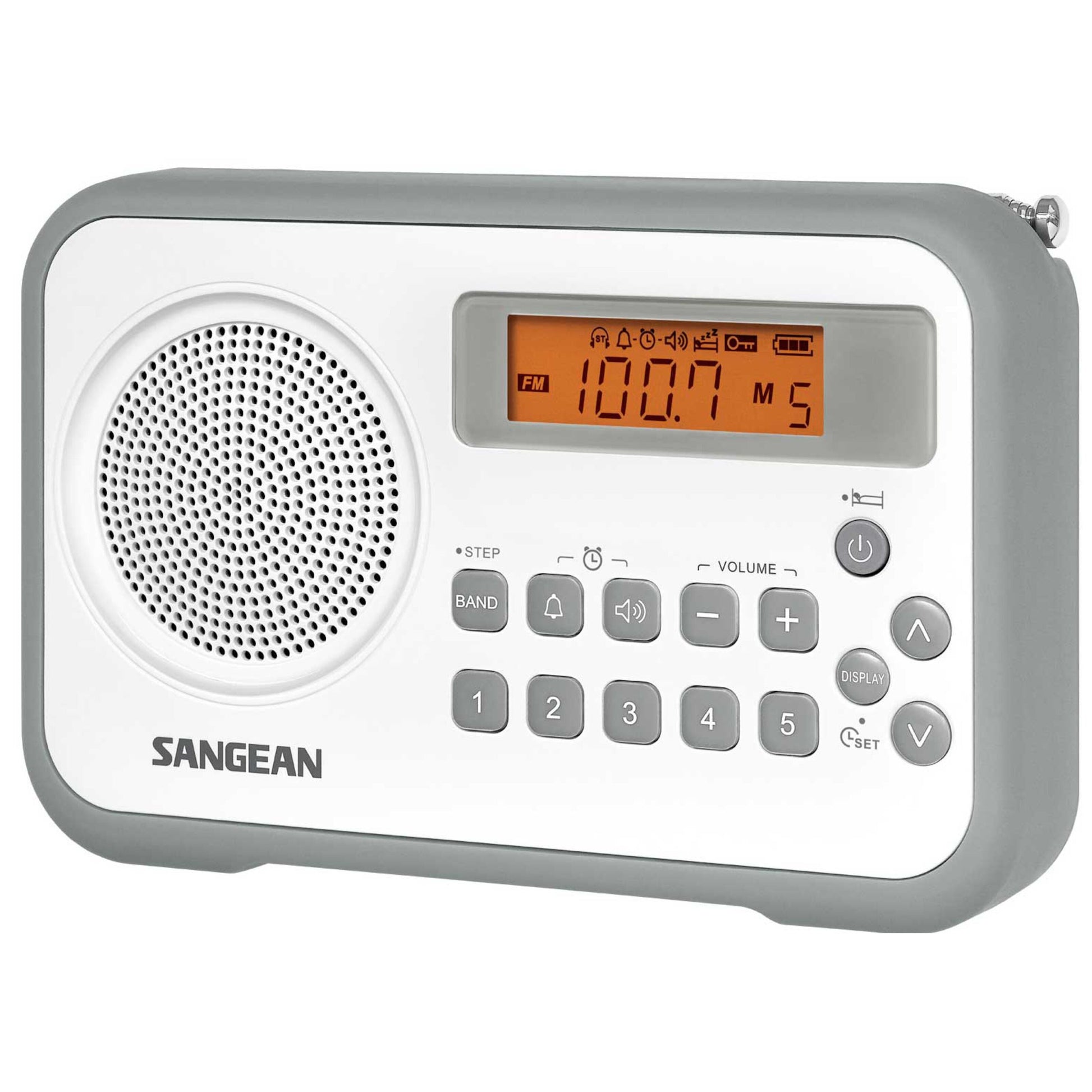 Sangean PR-D18 FM-radio digital tuner, hvid/grå, display viser FM 100.7 MHz, frontknapper og venstre sidehøjtaler.