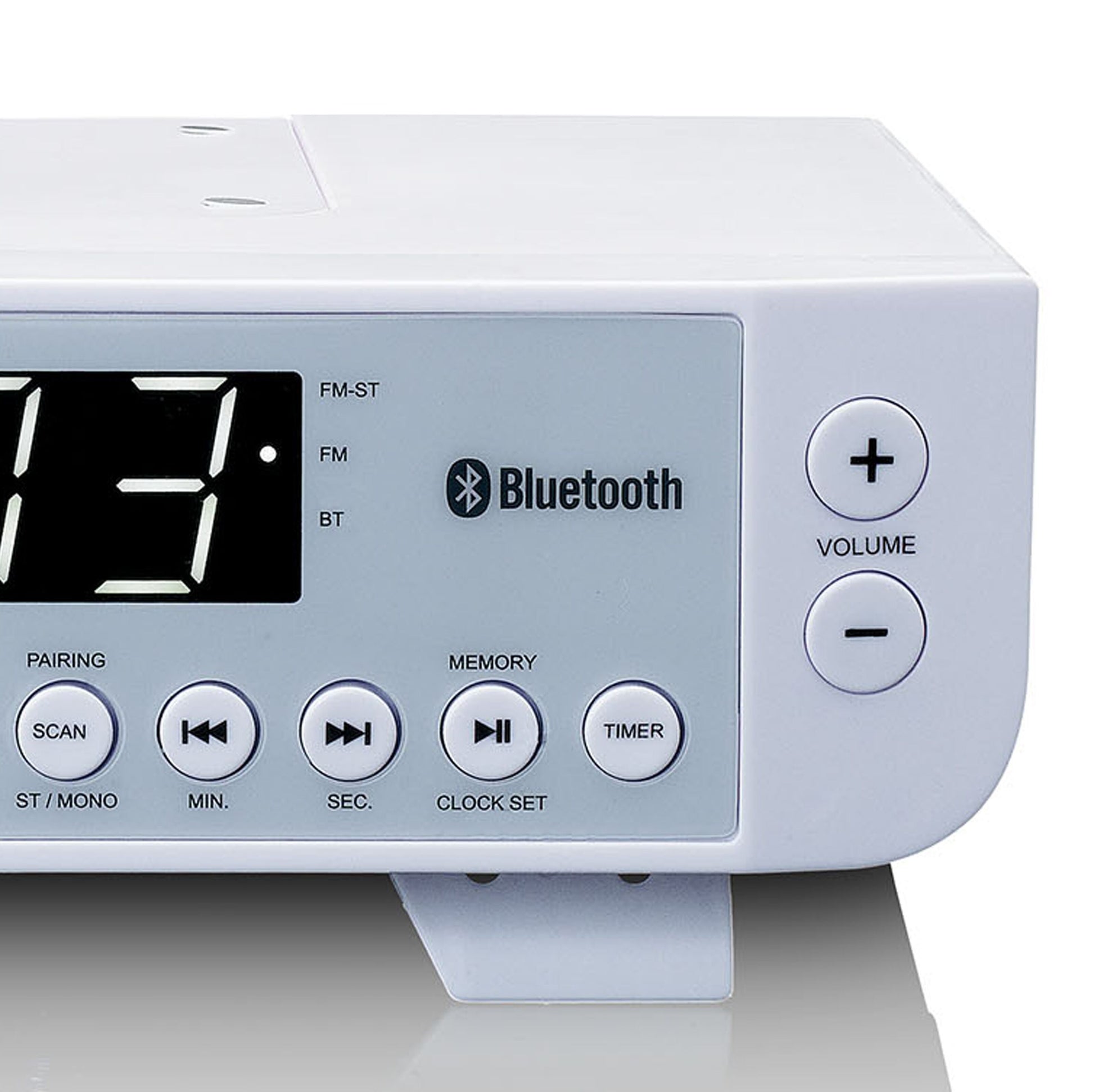 Lenco KCR-100 køkkenradio med Bluetooth, FM-radio, LED-display, volumenkontrol og urknapper, Bluetooth-logo synligt foran.