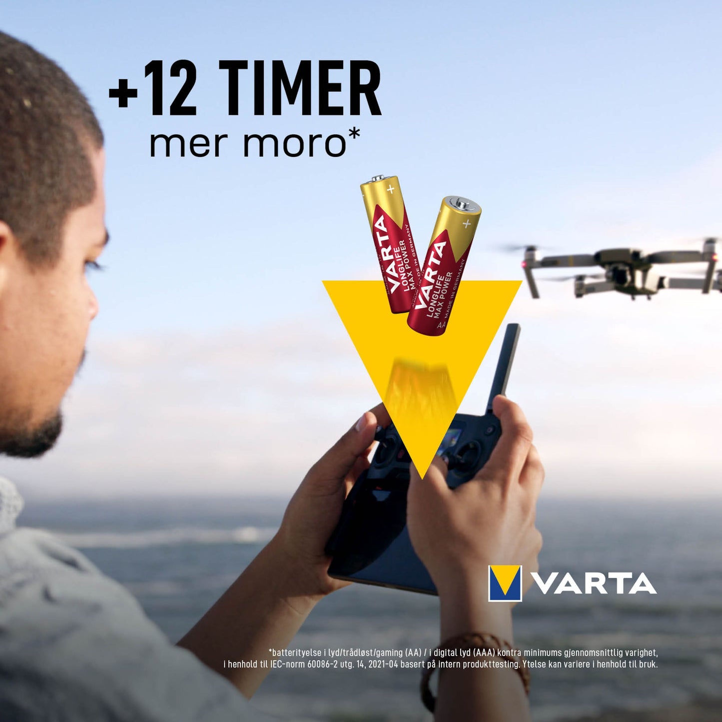 Varta Longlife Max Power AA-batterier 8-pakke med gul trekant +12 TIMER og Varta logo synligt.