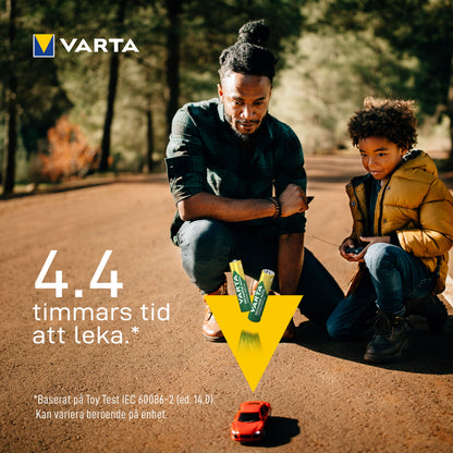 Varta Genopladelige AAA-batterier 1000 mAh, pakke med 4, svensk tekst fremhæver 4,4 timers brug.