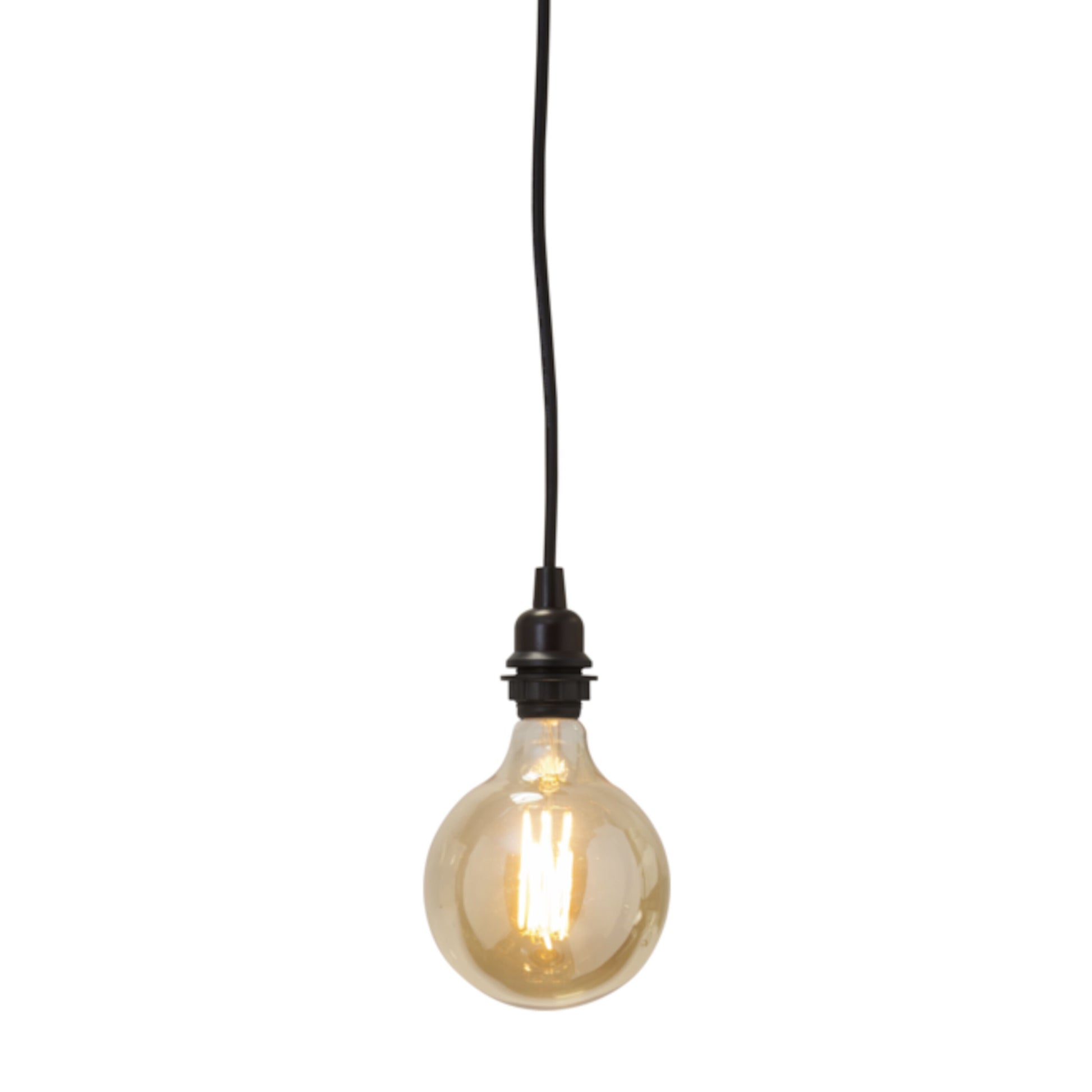 Lampeholder E27 med ledning, rund pære med synlig glødetråd, hænger i sort ledning.