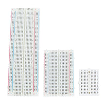 Luxorparts sæt med 3 hvide loddefri breadboards i forskellige størrelser, huller i gitter og markerede rækker.