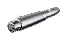 Adapter XLR-hun til 6,3 mm hun sølv med tre pin-huller og lås ved siden af 3 mm adapter.