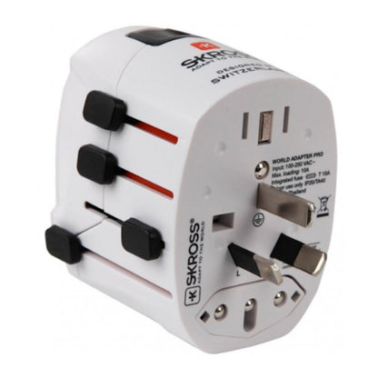 Skross Jordet Universal rejseadapter med sorte skydeknapper, flere stikmuligheder inkl. USB og universalstik, tekniske specifikationer synlige.