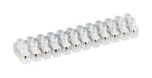 Koblingsliste 0,5-2,5 mm² transparent plast med flere skrueklemmer til ledningsforbindelse.