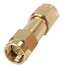 SMA dobbelt han stik, guld farve, koaksial adapter med sekskantede ender og centerpin til kabler eller WLAN antenne.