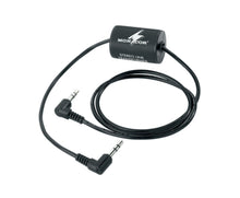 Monacor Afstøjerfilter 3,5 mm stereo line transformer sort, cylinderformet med to sorte vinklede 3,5 mm stik og kabel.