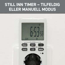 Luxorparts Digital timer 7 dage i stikkontakt, display viser 6:53, tekst over: "STILL INN TIMER - TILFELDIG ELLER MANUELL MODUS.