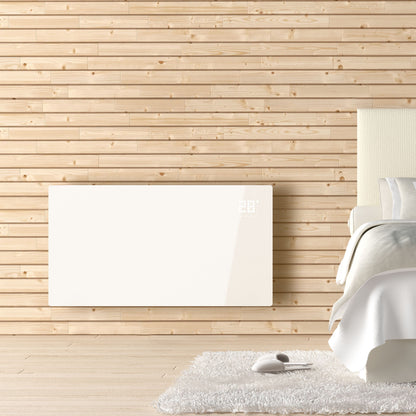 Cleverio Smart Radiator 2000W monteret ved lys trævæg, hvid seng og hvidt tæppe med lille bakke og kop.
