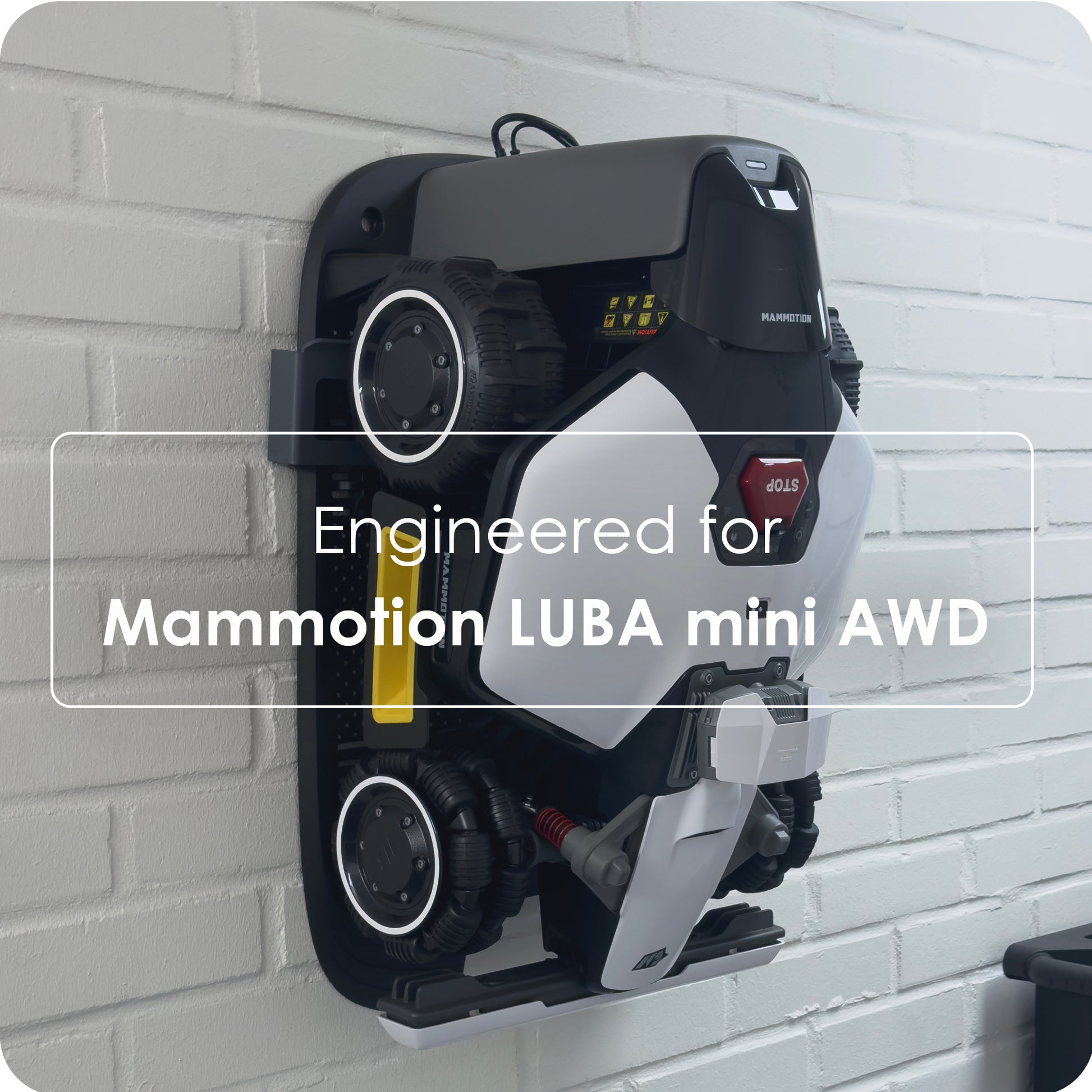Grimsholm vægholder til Mammotion Luba Mini, vertikal montering, tekst: Engineered for Grimsholm, til Mammotion Luba Mini.
