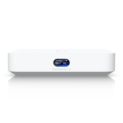 Ubiquiti UCG-Max Cloud Gateway Max hvid rektangulær netværksenhed med front digital display der viser klient- og datainfo.